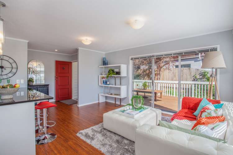 27 Puketitiro Street Glen Eden_8