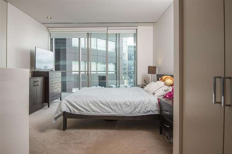 1509/26 Albert Street (inc power, water, internet) 10015_3