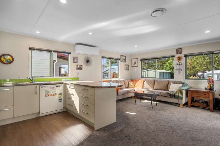 BV11/70 Beach Road Tahunanui_8