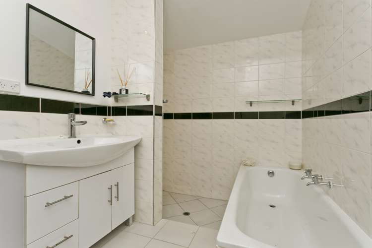 65 Manuka Grove Helensville_13