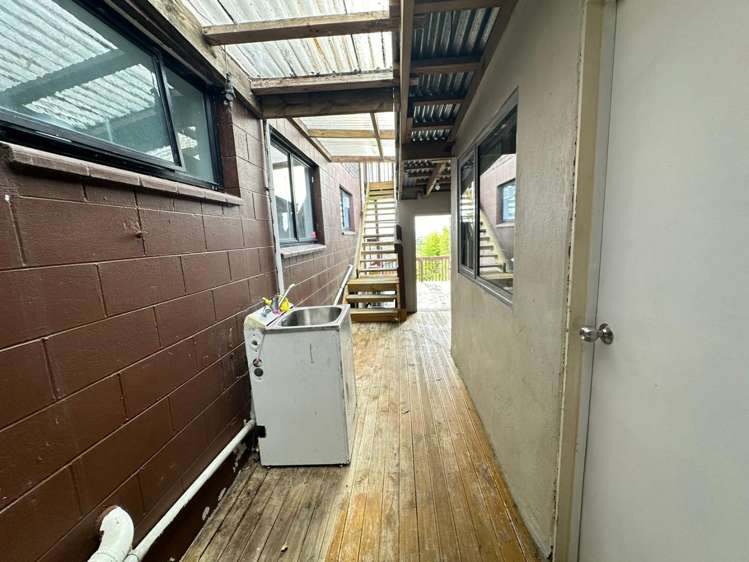 30 Royal Road Massey_8