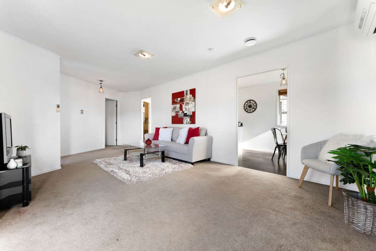 2 Longreach Drive_5