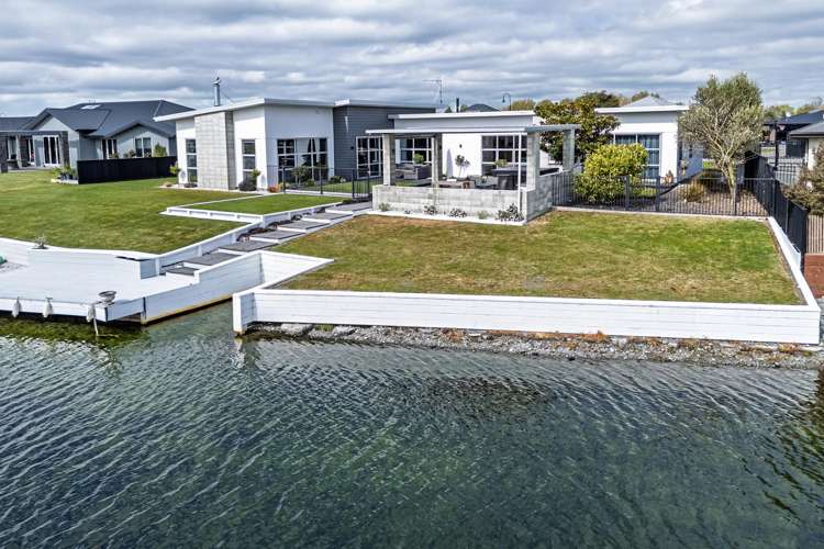 21 Torbay Avenue Lake Hood_23