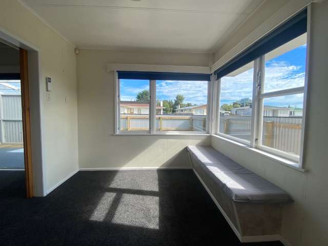 2 Keith Elliott Street Feilding_4