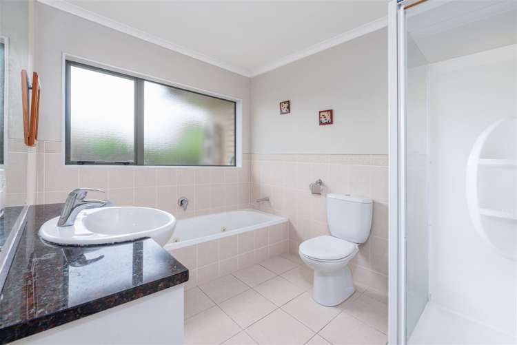 24 Lake Panorama Drive Henderson_13