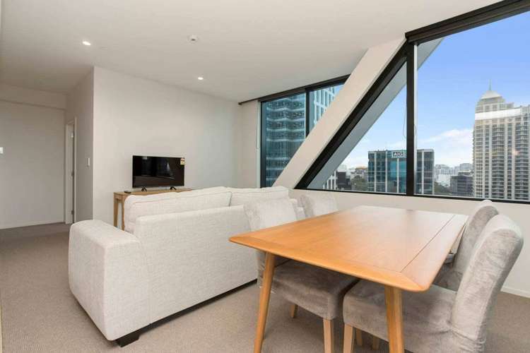 2407/10 Commerce Street City Centre_1