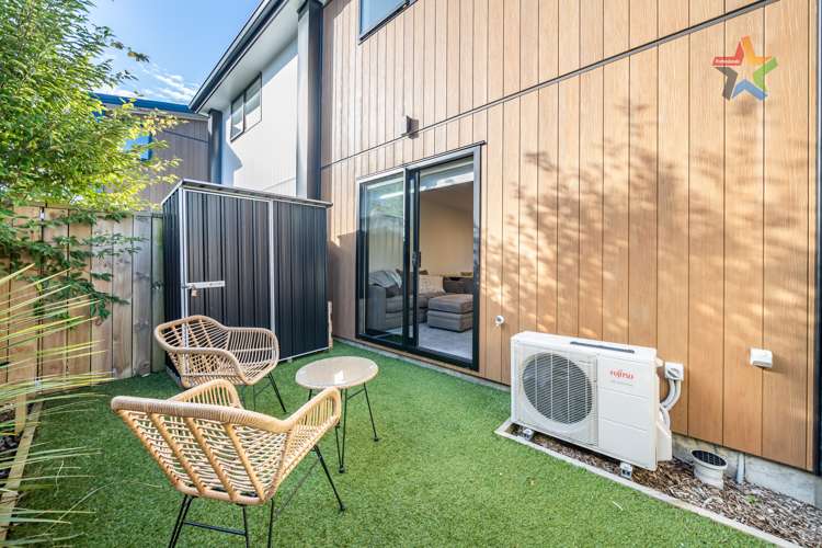 4/97 Whites Line East Waiwhetu_11