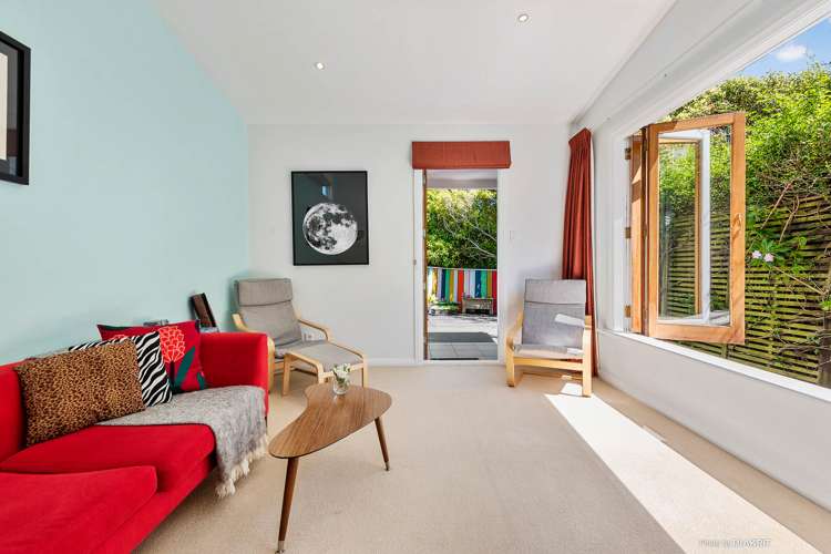 5 Carrington Street Mount Cook_5