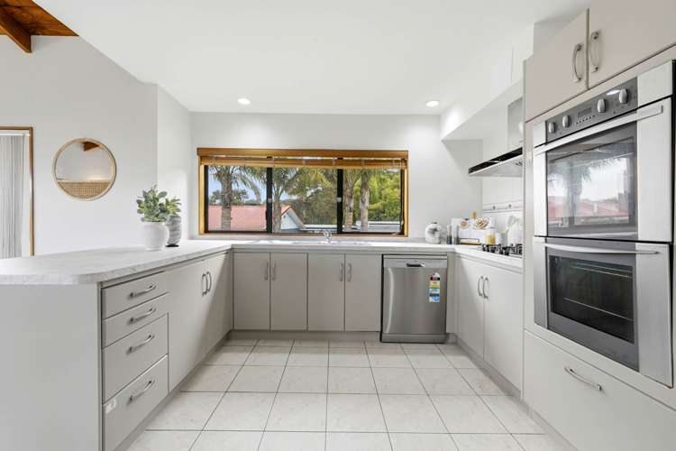 11 Highwood Grove Torbay_10