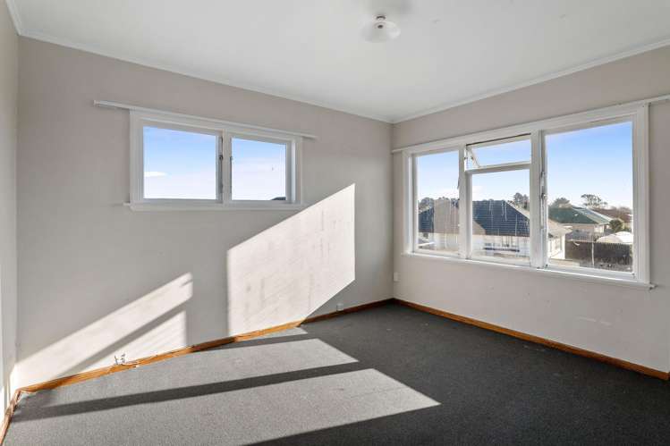 20 and 22 Bournemouth Crescent Aranui_7