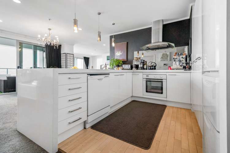 1006/72 Devonport Road_4