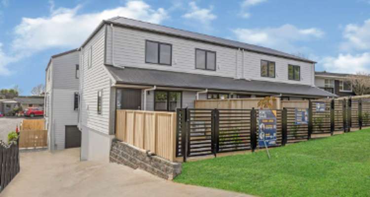 2/21 Baird Street_0