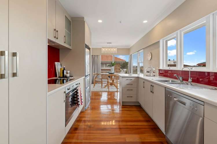 14 Bradbury Road Botany Downs_5