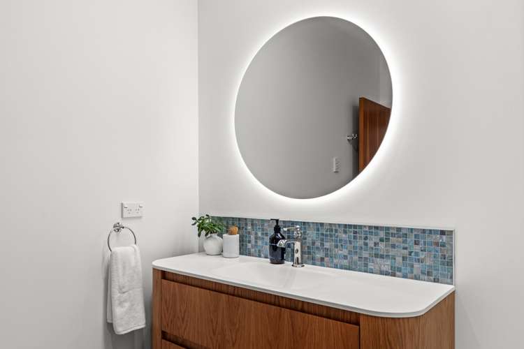 10 North Terrace Westshore_17