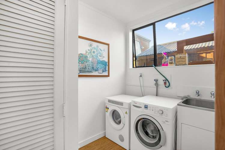 38 Stanhope Grove Korokoro_13