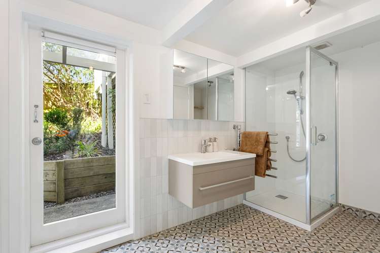 8 Shanaway Rise Hillcrest_14