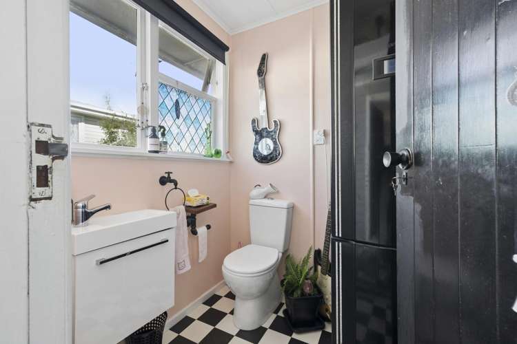 21 Pencarrow Crescent Wainuiomata_13