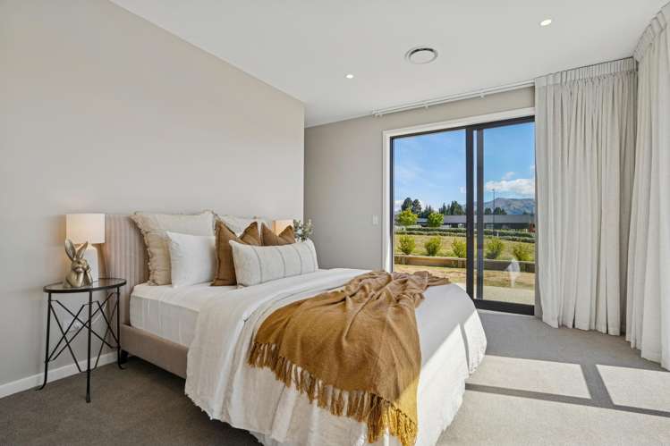 11 Rua Street Albert Town_15