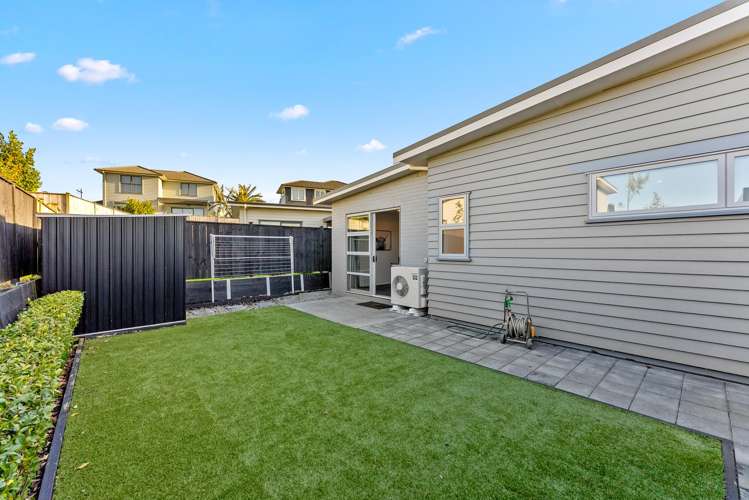 15 Symes Drive Red Beach_10