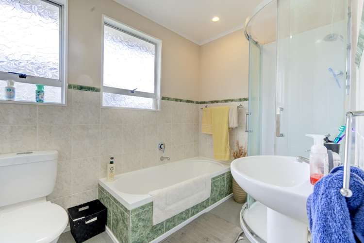 31 Splitt Avenue Glenview_16