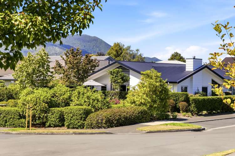 55 Chateau Crescent Rangatira Park_21