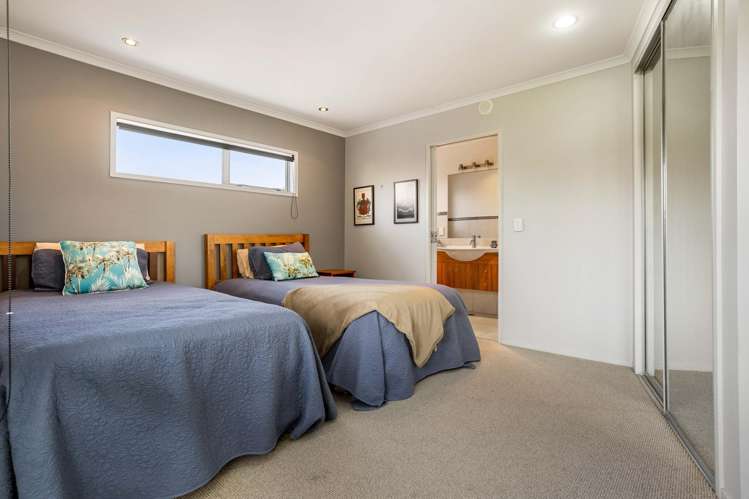 2/111 Hunt Road Whangamata_10
