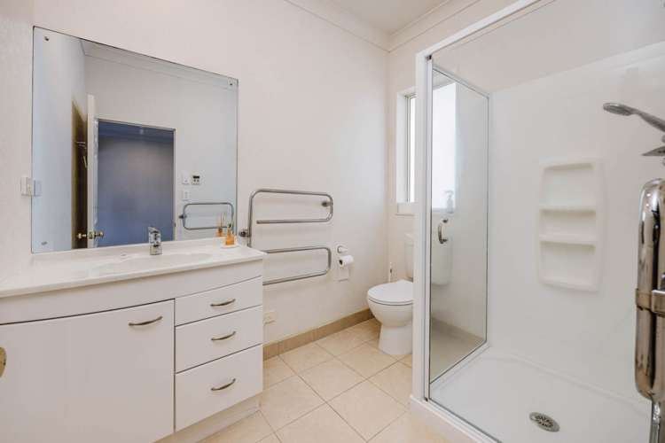 15 Bronwylian Drive Flat Bush_15