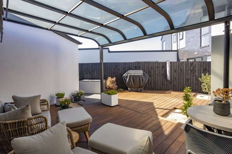 15 Eminence Drive Northwood_15