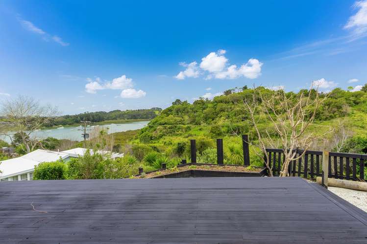 1121 Whakapirau Road_3