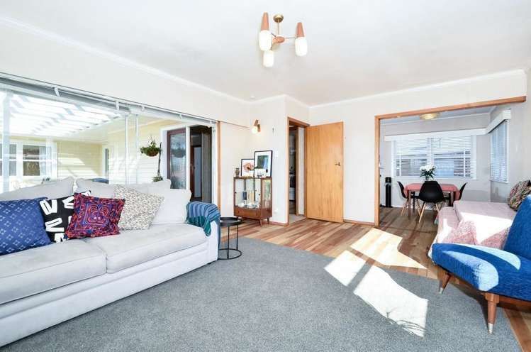 17 Royal View Road Te Atatu South_1