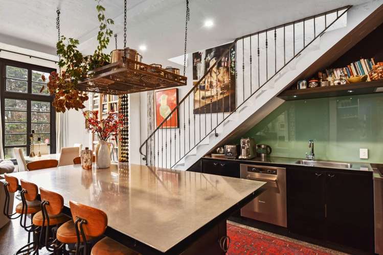 2/25a Lake Road Devonport_6