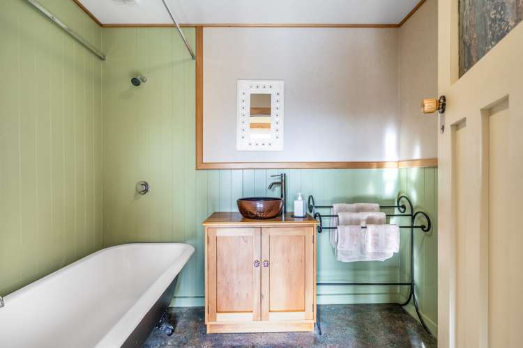 7 Waimea Valley Road Gore Surrounds_12