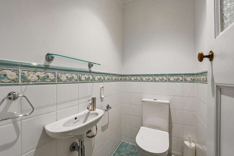 12 Shipherds Avenue Epsom_16