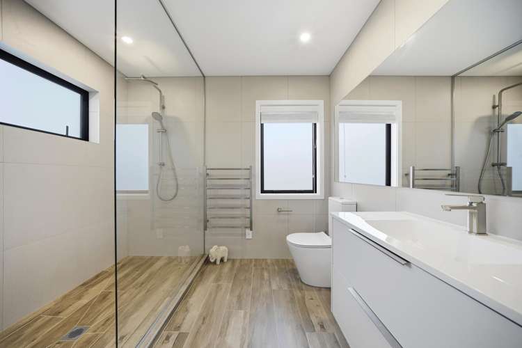 19 Headsail Drive Long Bay_17