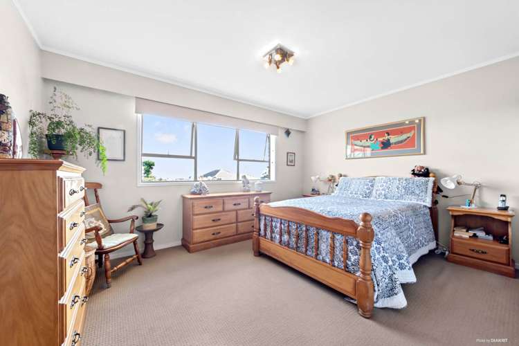 2/2 Routley Drive Glen Eden_10