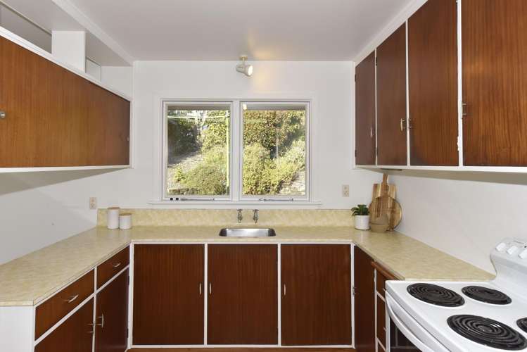 1/2 Conifer Place Huntsbury_10