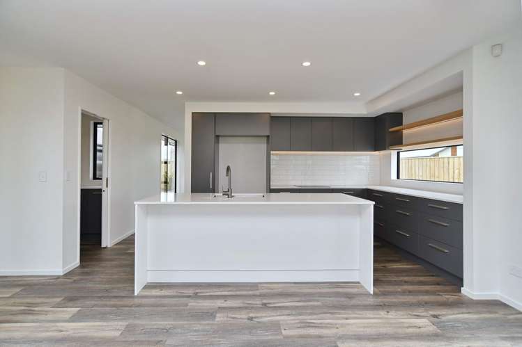 21 Malaga Crescent Harewood_10