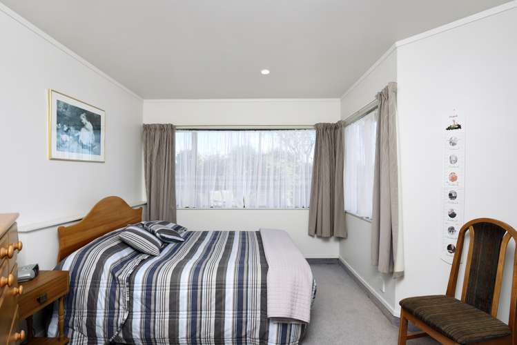 327 Princes Drive Britannia Heights_16