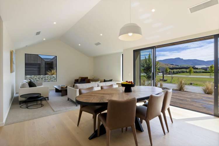 16 Carrick lane Queenstown_13