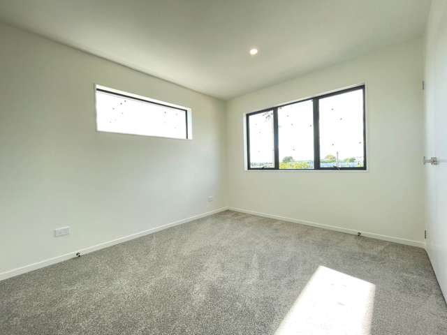 1/28 Netherlands Avenue Kelston_2