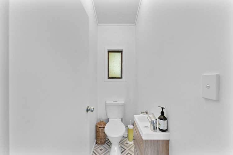 51 Wairau Road Oakura_17