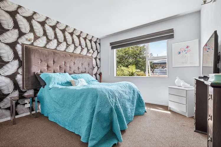 2/35 Fairview Terrace Waipahihi_13