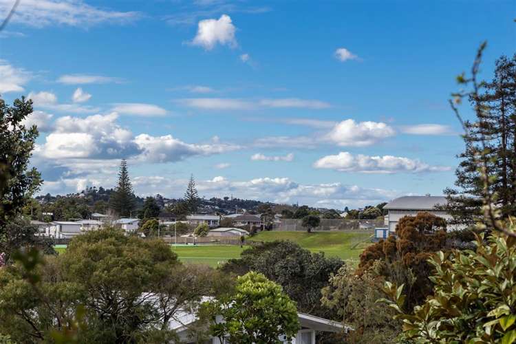 52 Kia Ora Road Beach Haven_32