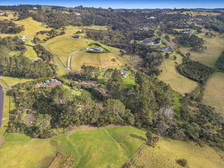 42 Manuka Grove Helensville_25