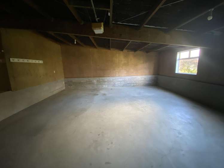 109 Mathers Road 11464_12