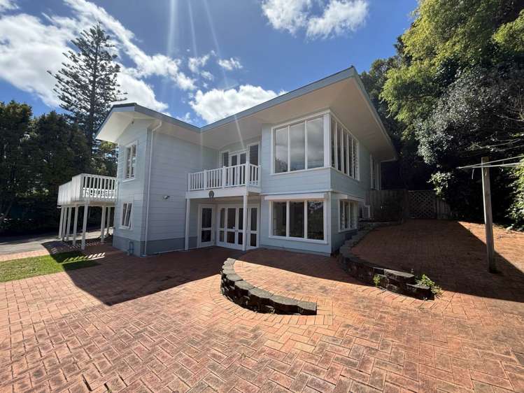8 Highland Avenue Titirangi_0