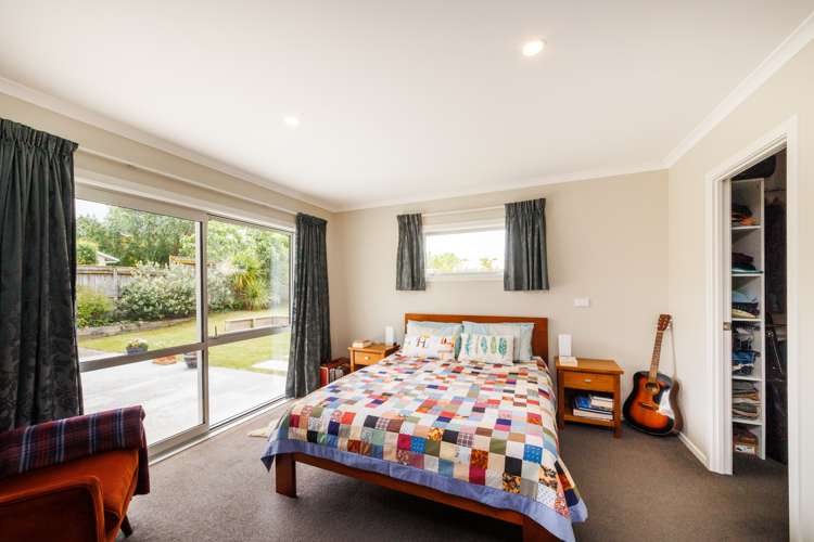 8 Roots Street West Feilding_8