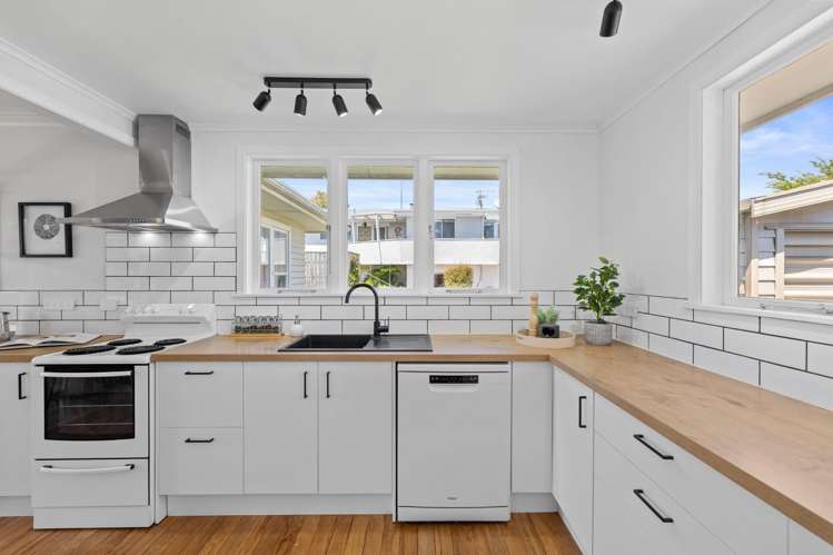 21 Hinemoa Avenue Taupō_3