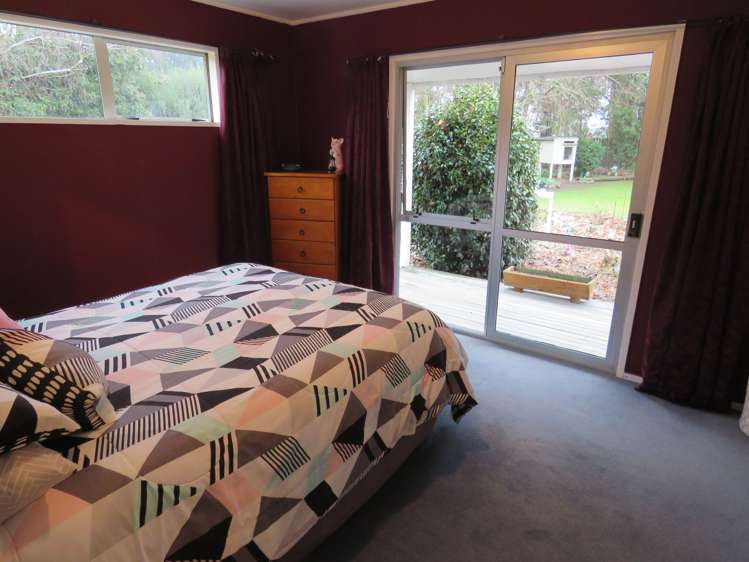 163 Wards Road Chertsey_5