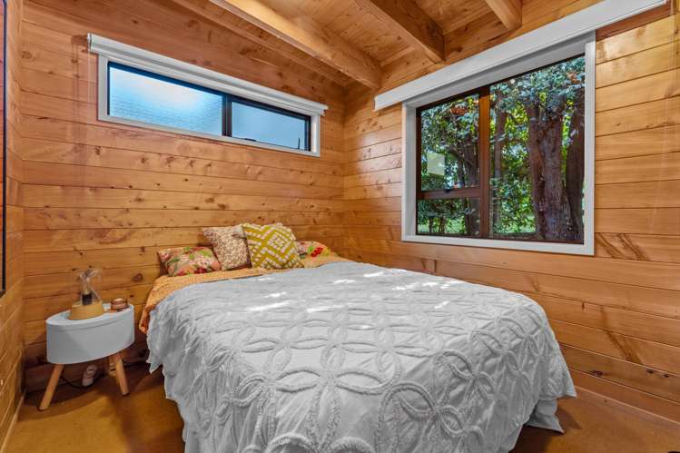 9 Ferndale Avenue Leigh_19